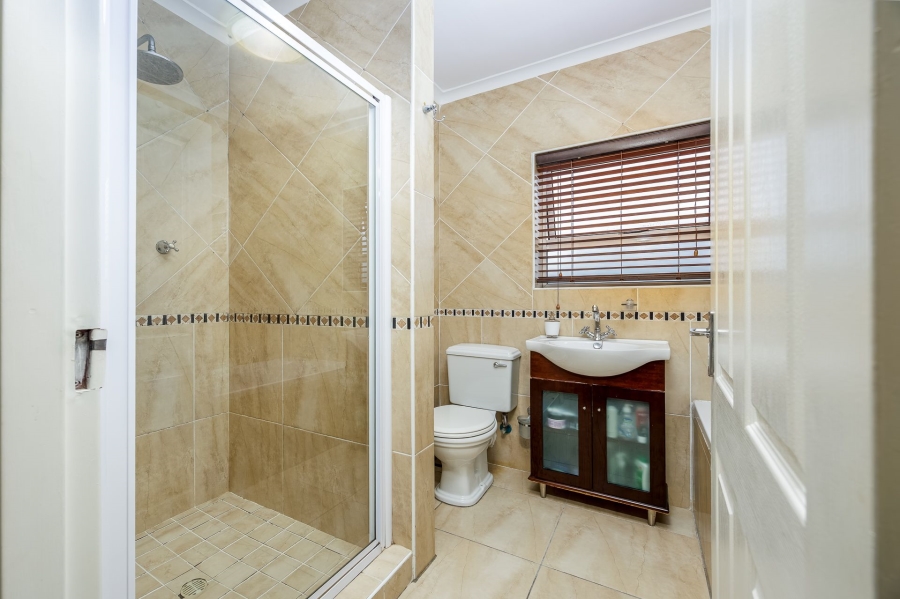 6 Bedroom Property for Sale in Rouxville Western Cape